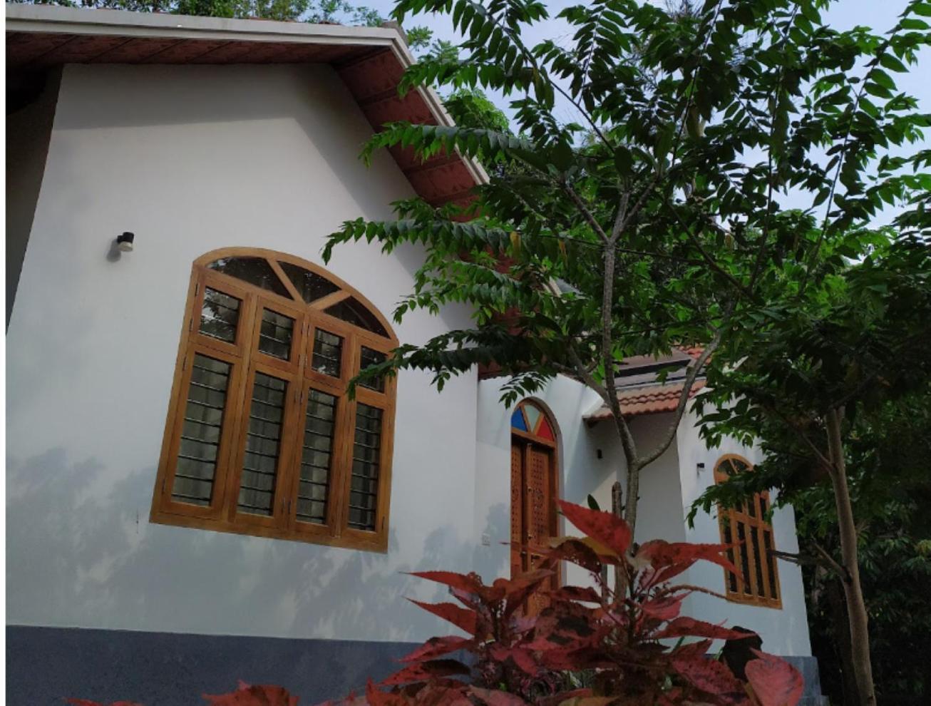Serene Valley Resort Wayanad マナンタバディー エクステリア 写真